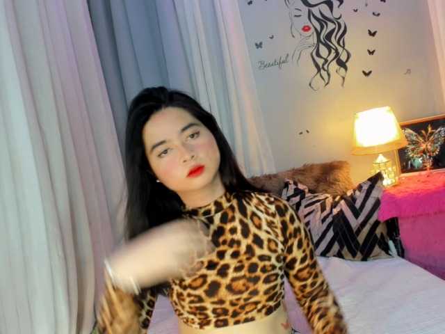 Live sex webcam photo for candymuse #290176390