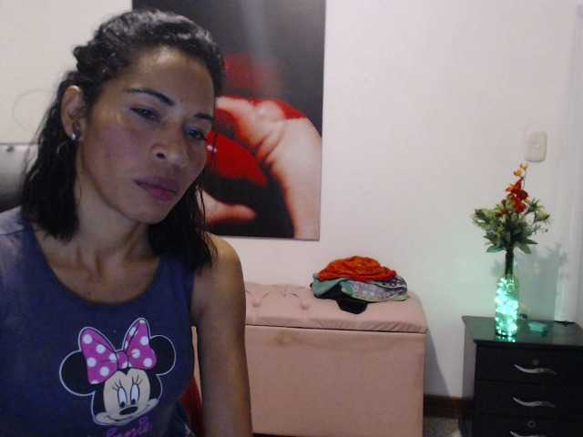 Live sex webcam photo for canela-rose #272604796