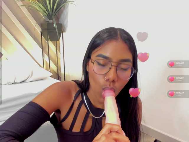 Live sex webcam photo for caramelmonroe #277817635