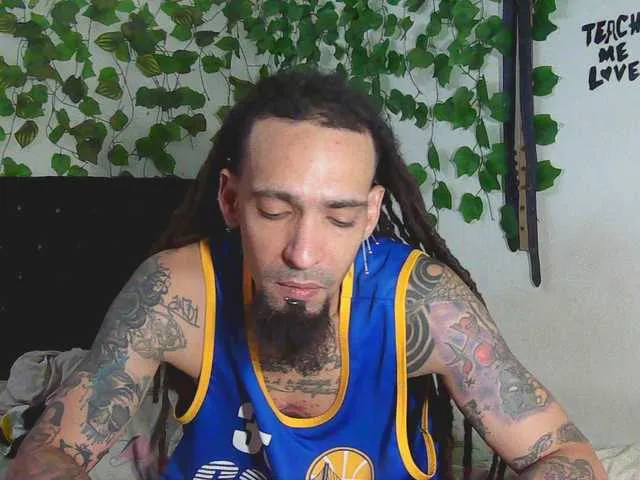 Live sex webcam photo for caribbeanlov4 #291717252