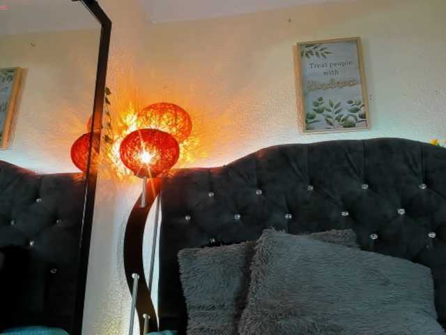 Live sex webcam photo for carla-jones #291938449