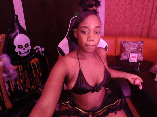 Live sex webcam photo for carolain-ebony #276540398