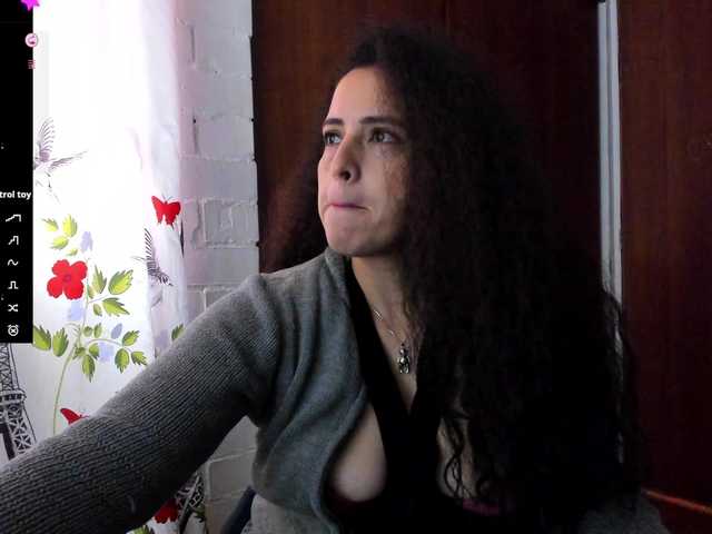 Live sex webcam photo for caroldiaz #290185401