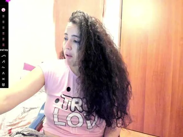 Live sex webcam photo for caroldiaz #290357328