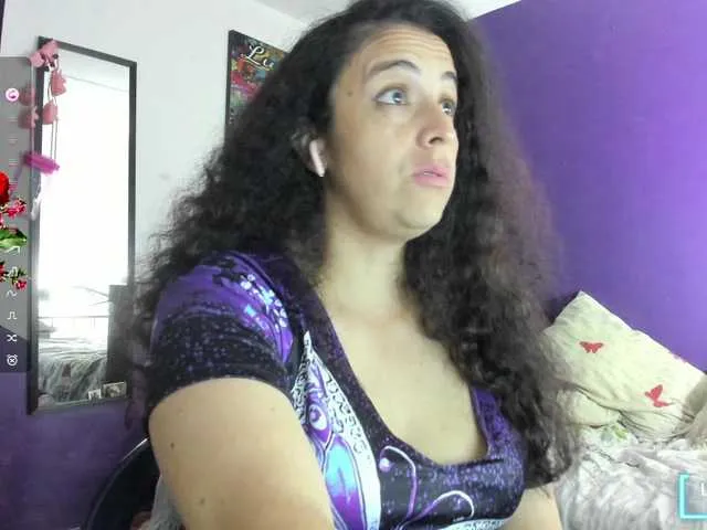 Live sex webcam photo for caroldiaz #290981206