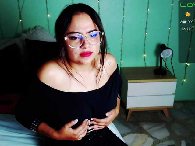 Live sex webcam photo for CarolHoffman #271936024