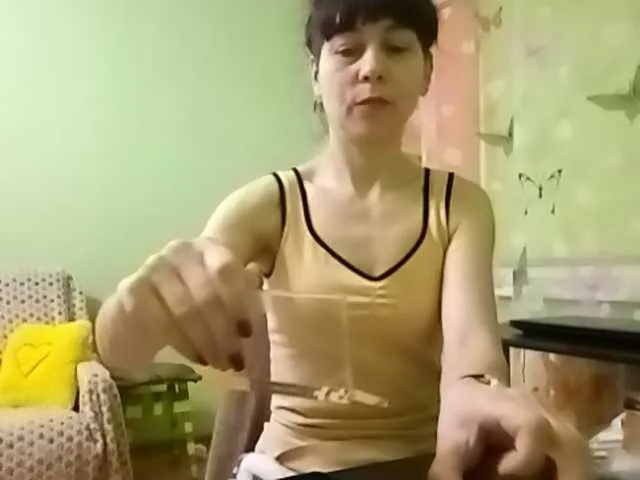 Live sex webcam photo for caroliiine #272326167