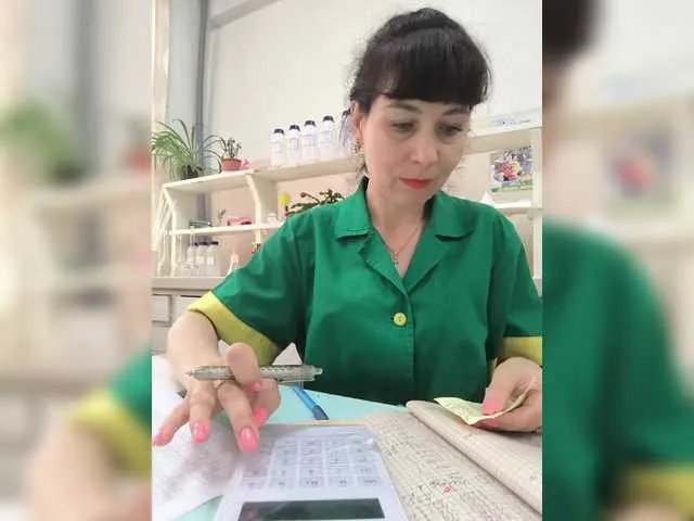 Live sex webcam photo for caroliiine #291561071