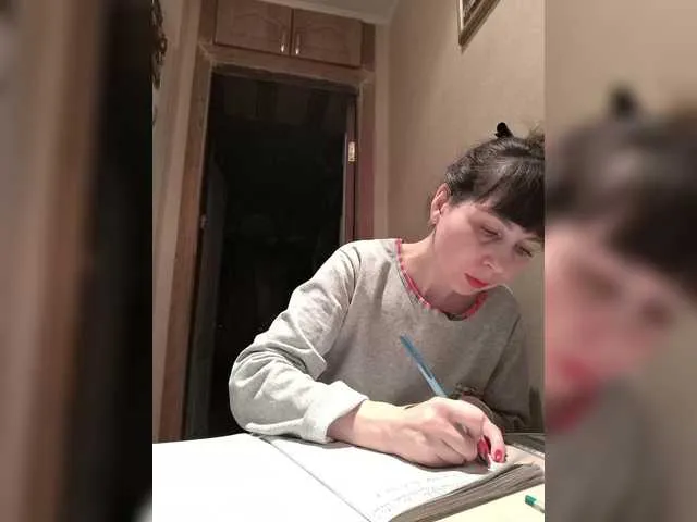 Live sex webcam photo for caroliiine #292396885