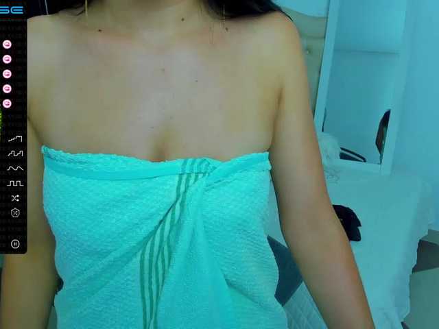 Live sex webcam photo for carolinaa2 #273780224