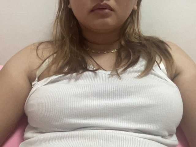 Live sex webcam photo for carolinexx03a #291305315