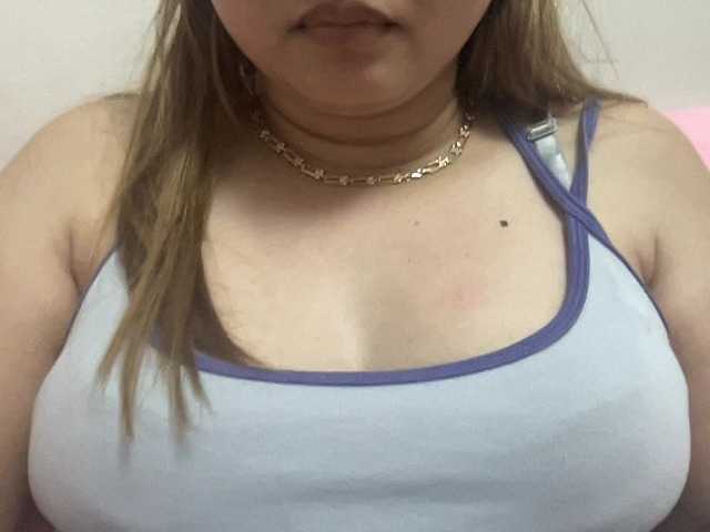 Live sex webcam photo for carolinexx03a #291586774