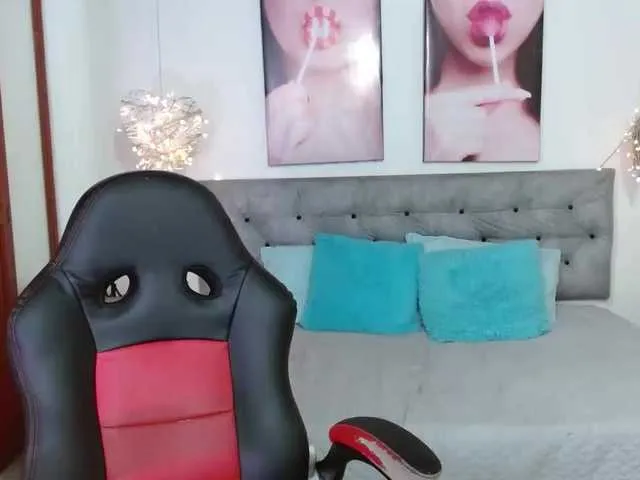Live sex webcam photo for carolinne89fox #276087215