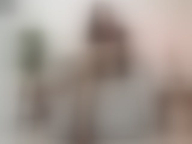 Live sex webcam photo for carolynee1 #294057094