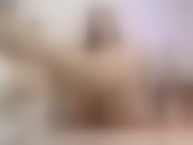Live sex webcam photo for carolynee1 #294060406