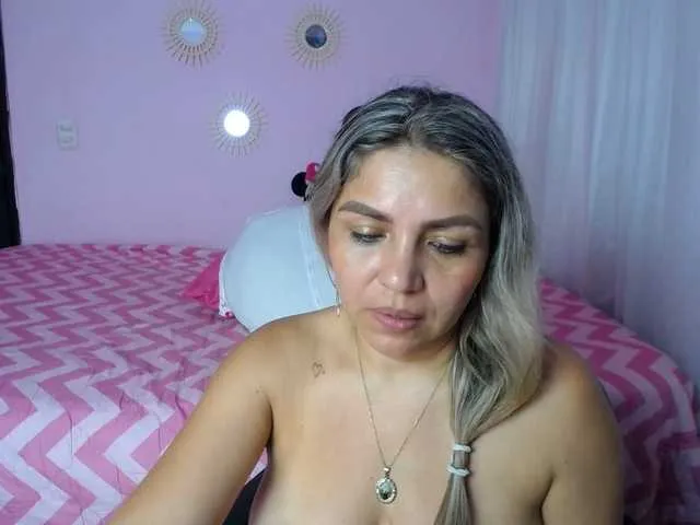 Live sex webcam photo for catabigass1 #291099177