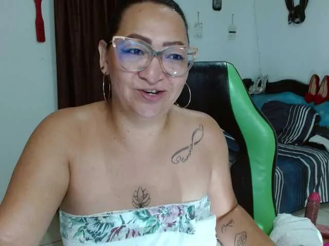 Live sex webcam photo for cataleya-ar #290834105