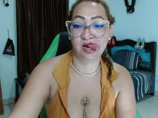 Live sex webcam photo for cataleya-ar #290936386