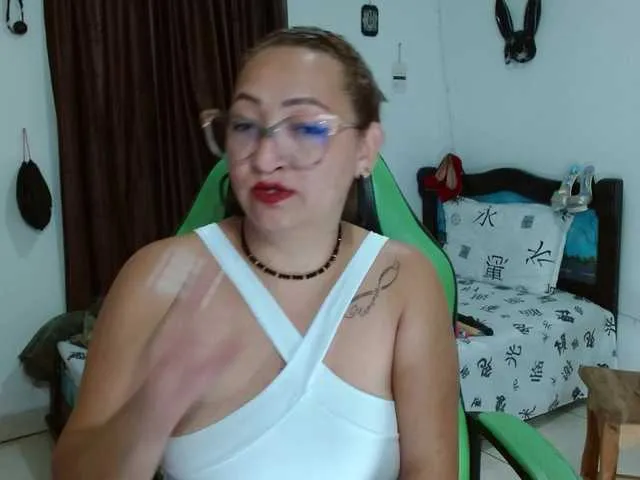 Live sex webcam photo for cataleya-ar #290984173