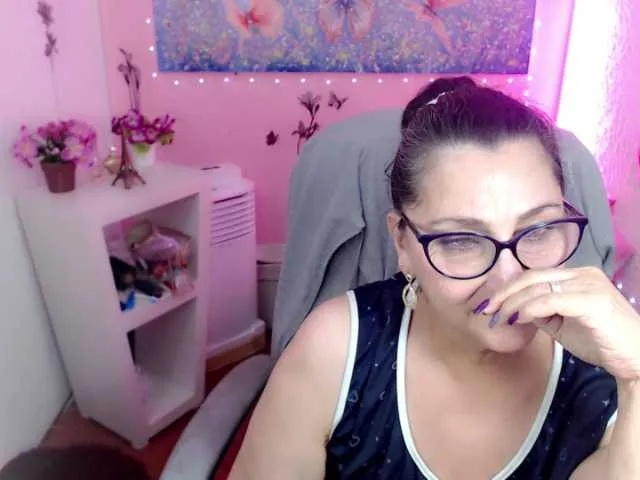 Live sex webcam photo for cataleya-mom #276140020