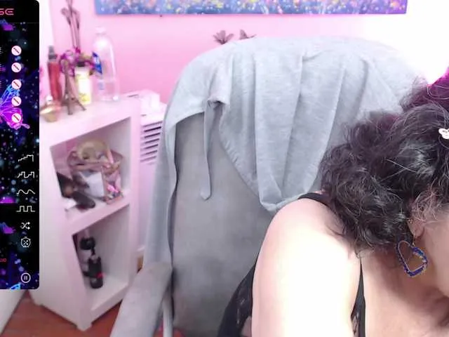 Live sex webcam photo for cataleya-mom #276476439