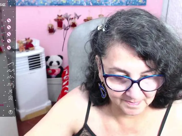 Live sex webcam photo for cataleya-mom #276862247