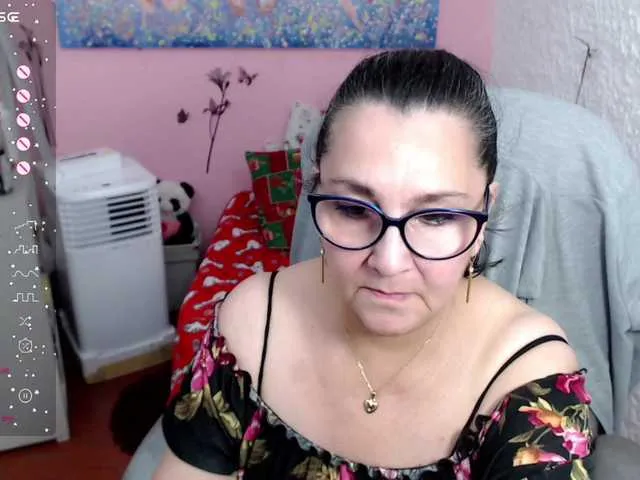 Live sex webcam photo for cataleya-mom #277149906