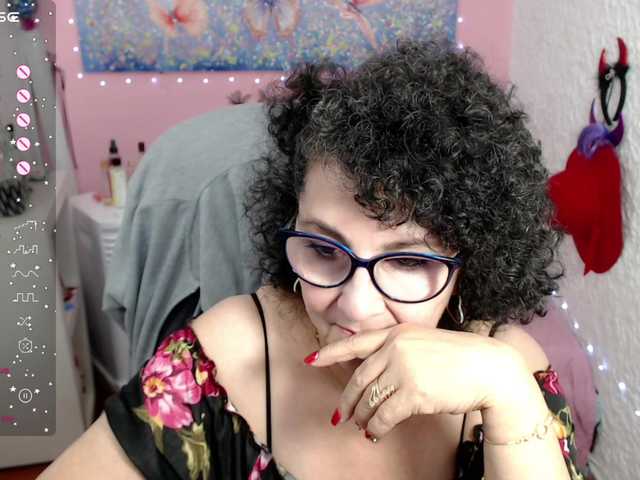 Live sex webcam photo for cataleya-mom #277288053