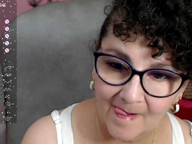 Live sex webcam photo for cataleya-mom #277451572