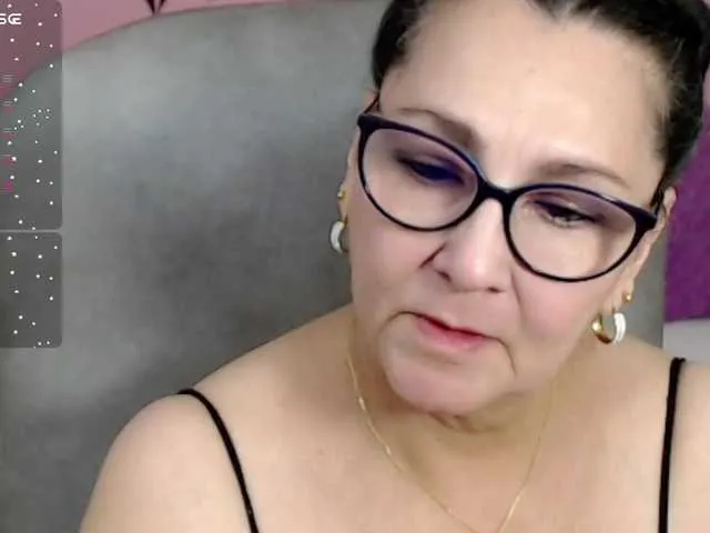 Live sex webcam photo for cataleya-mom #277505794