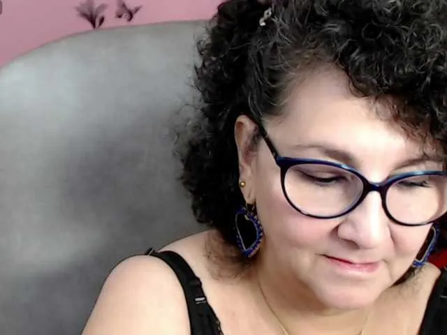 Live sex webcam photo for cataleya-mom #277559071