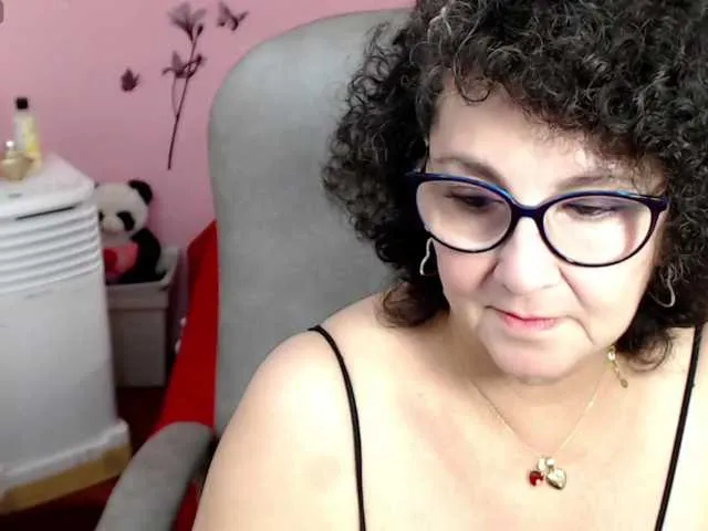 Live sex webcam photo for cataleya-mom #277565912