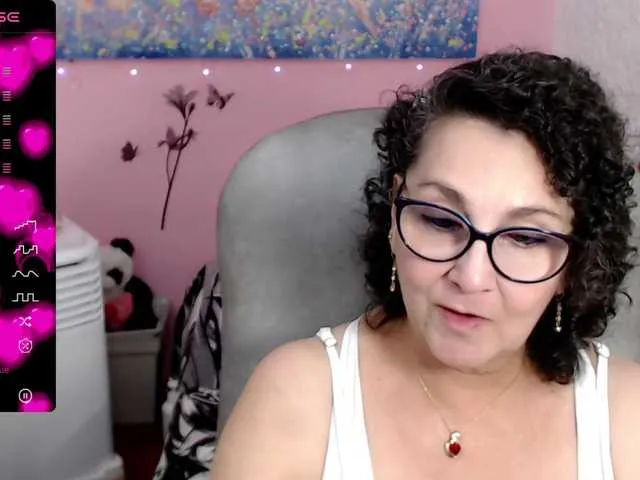 Live sex webcam photo for cataleya-mom #277634850