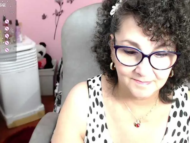 Live sex webcam photo for cataleya-mom #277640678