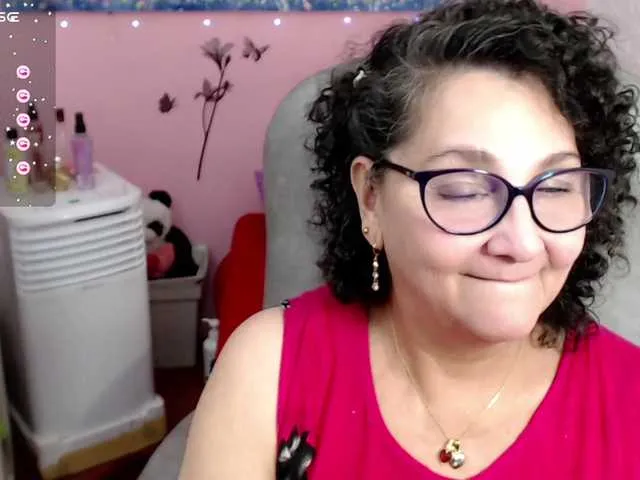 Live sex webcam photo for cataleya-mom #277680222