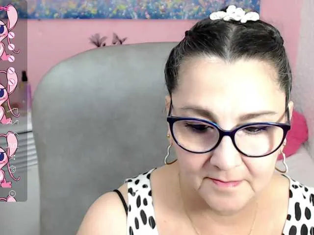 Live sex webcam photo for cataleya-mom #277749277