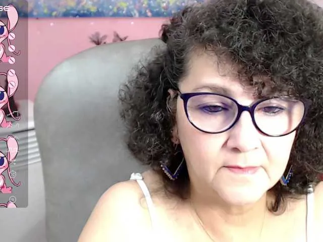 Live sex webcam photo for cataleya-mom #277780301