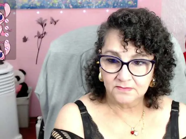 Live sex webcam photo for cataleya-mom #277801798