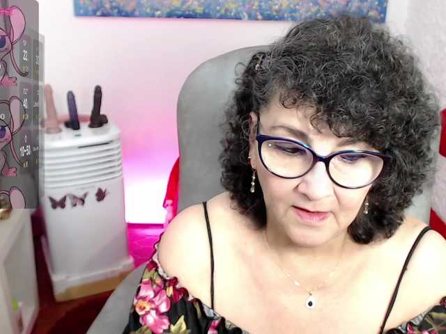 Live sex webcam photo for cataleya-mom #278283081