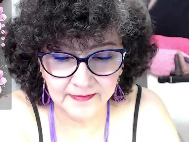 Live sex webcam photo for cataleya-mom #290790915