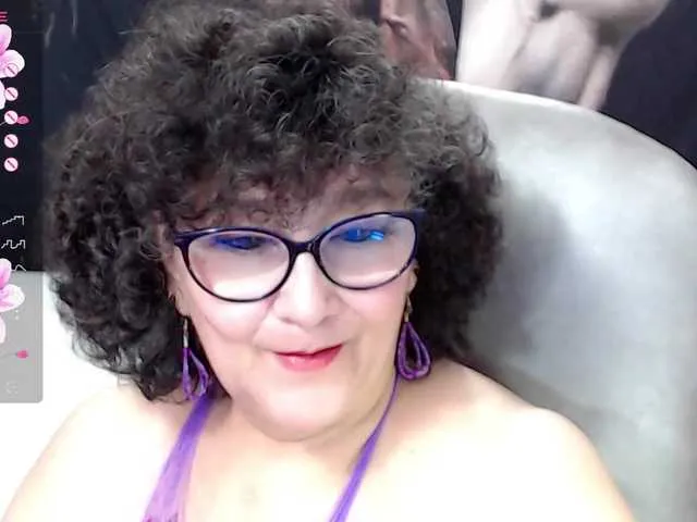 Live sex webcam photo for cataleya-mom #290792424