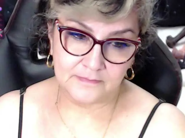 Live sex webcam photo for cataleya-mom #291377583