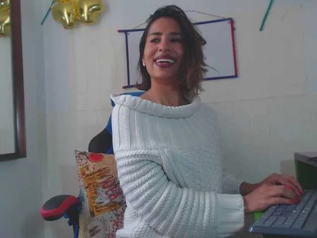 Live sex webcam photo for cataleya35 #291139954