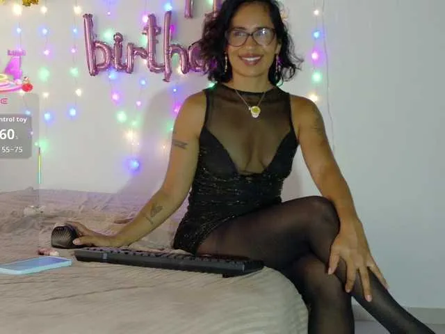 Live sex webcam photo for cataleya35 #292698874