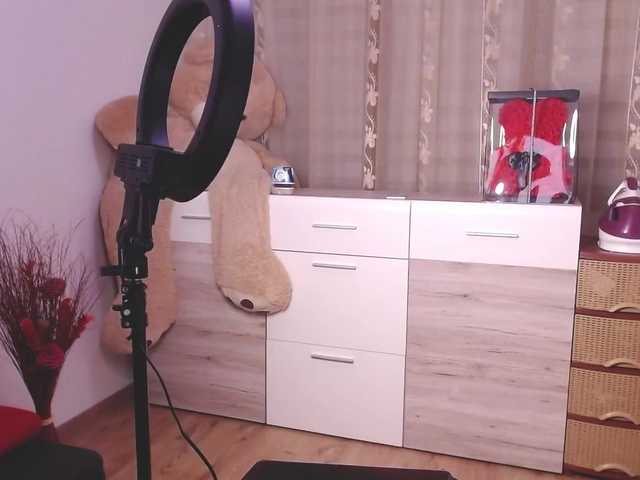 Live sex webcam photo for catwoman90 #272243429