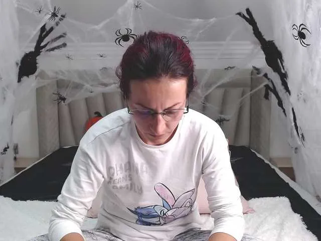 Live sex webcam photo for catwoman90 #292143855