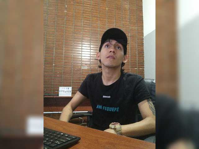 Live sex webcam photo for cedric-alejandro #276174861