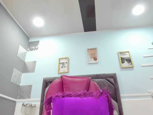 Live sex webcam photo for celestemaiier #277463316