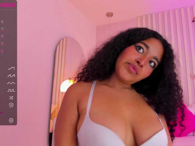 Live sex webcam photo for chalsea1 #275496792