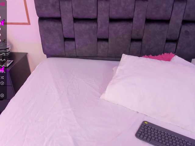 Live sex webcam photo for chalsea1 #275678671